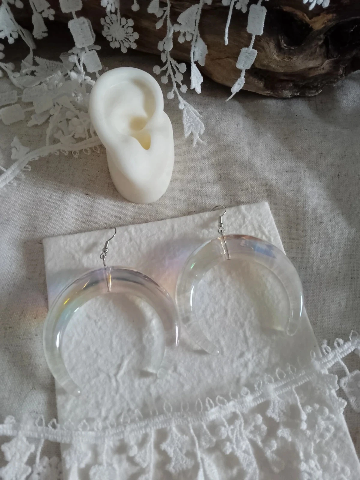 Boucles d'oreilles bohèmes lunes translucides – photo 2